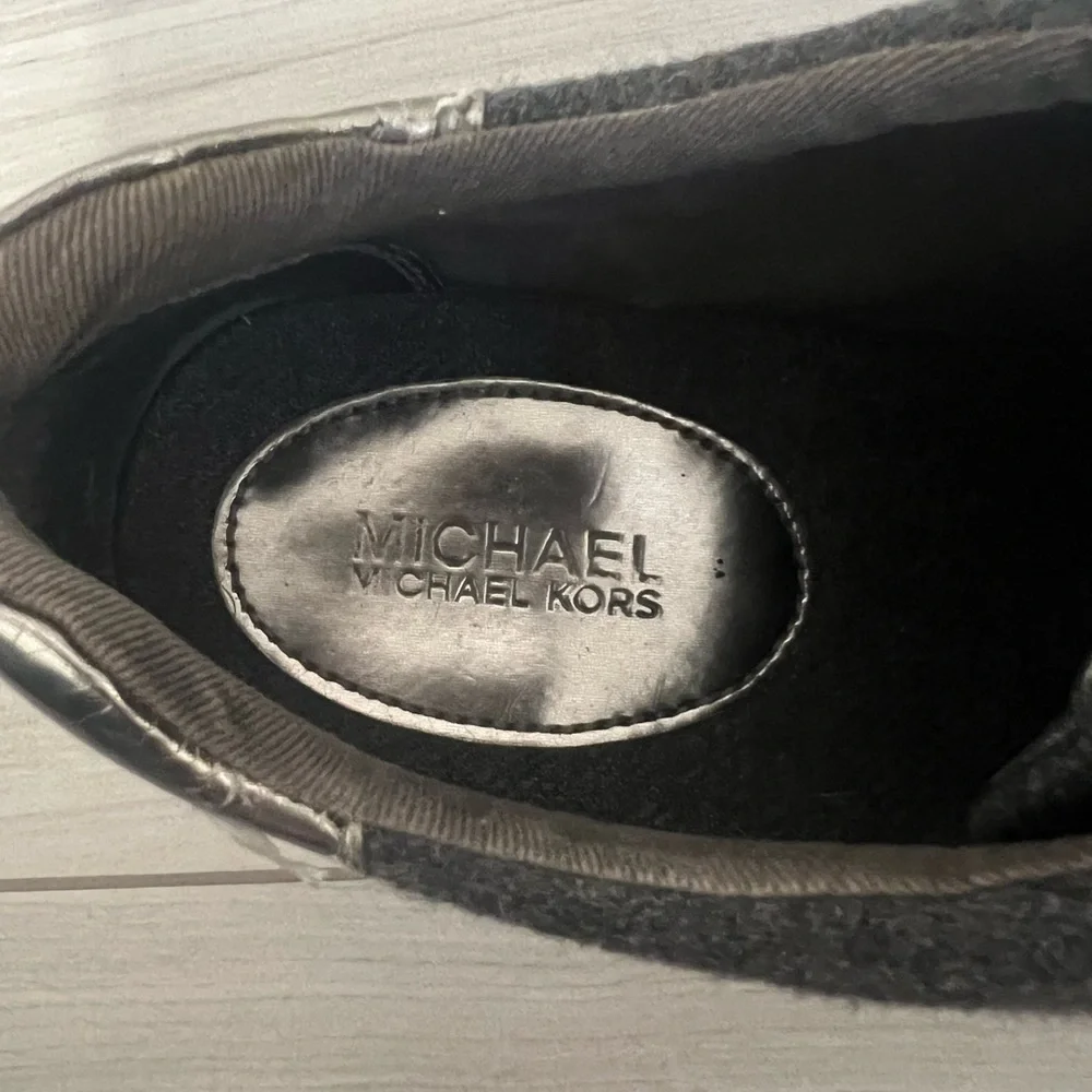 NEW Michael Kors Allie Trainer‎ Charcoal Flannel & Metallic Sneaker Sz 10